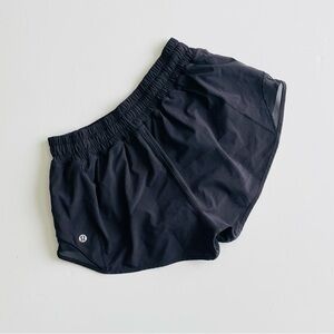 Lululemon SIZE 4 Hotty Hot LR low rise 2.5” shorts in black